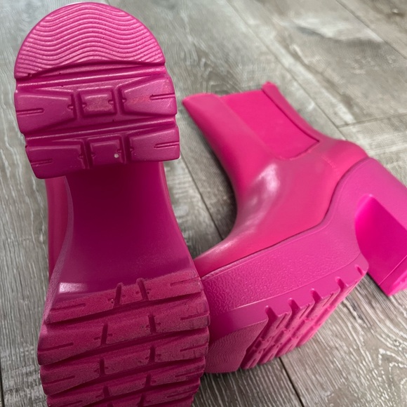 Hot Pink Boot - Picture 3 of 4